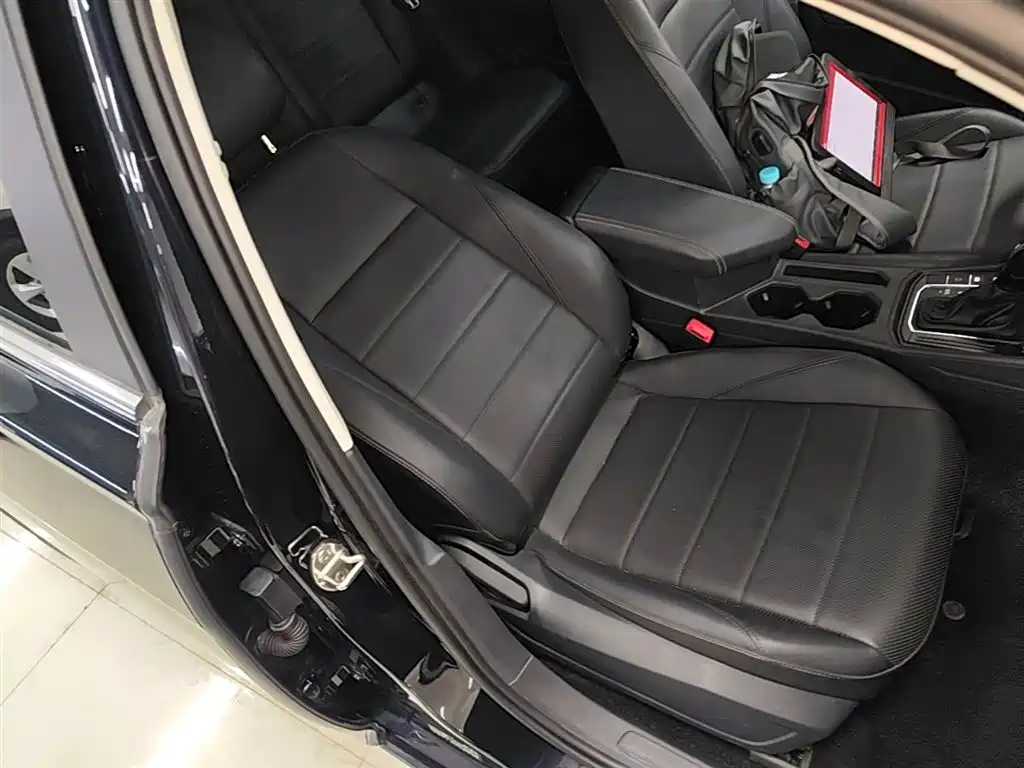 Volkswagen Lavida 2022 1.5L Auto Comfort Edition фото 25