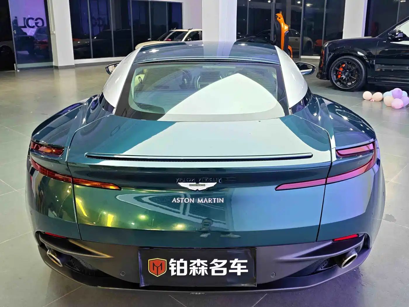 Aston Martin DB11 2020 2019 Model 4.0T V8 Coupe