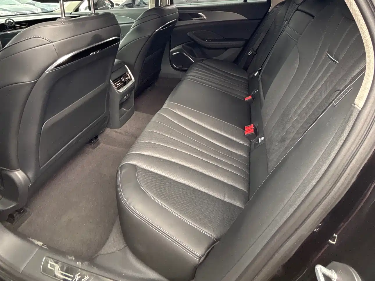 Hongqi H5 2023 2.0T Auto Smart Connect Flag Enjoy фото 11