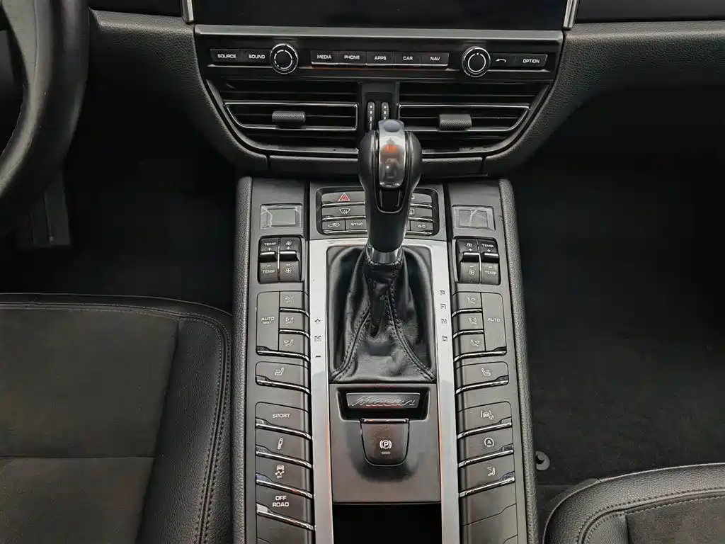 Porsche Macan 2020 Macan 2.0T фото 13