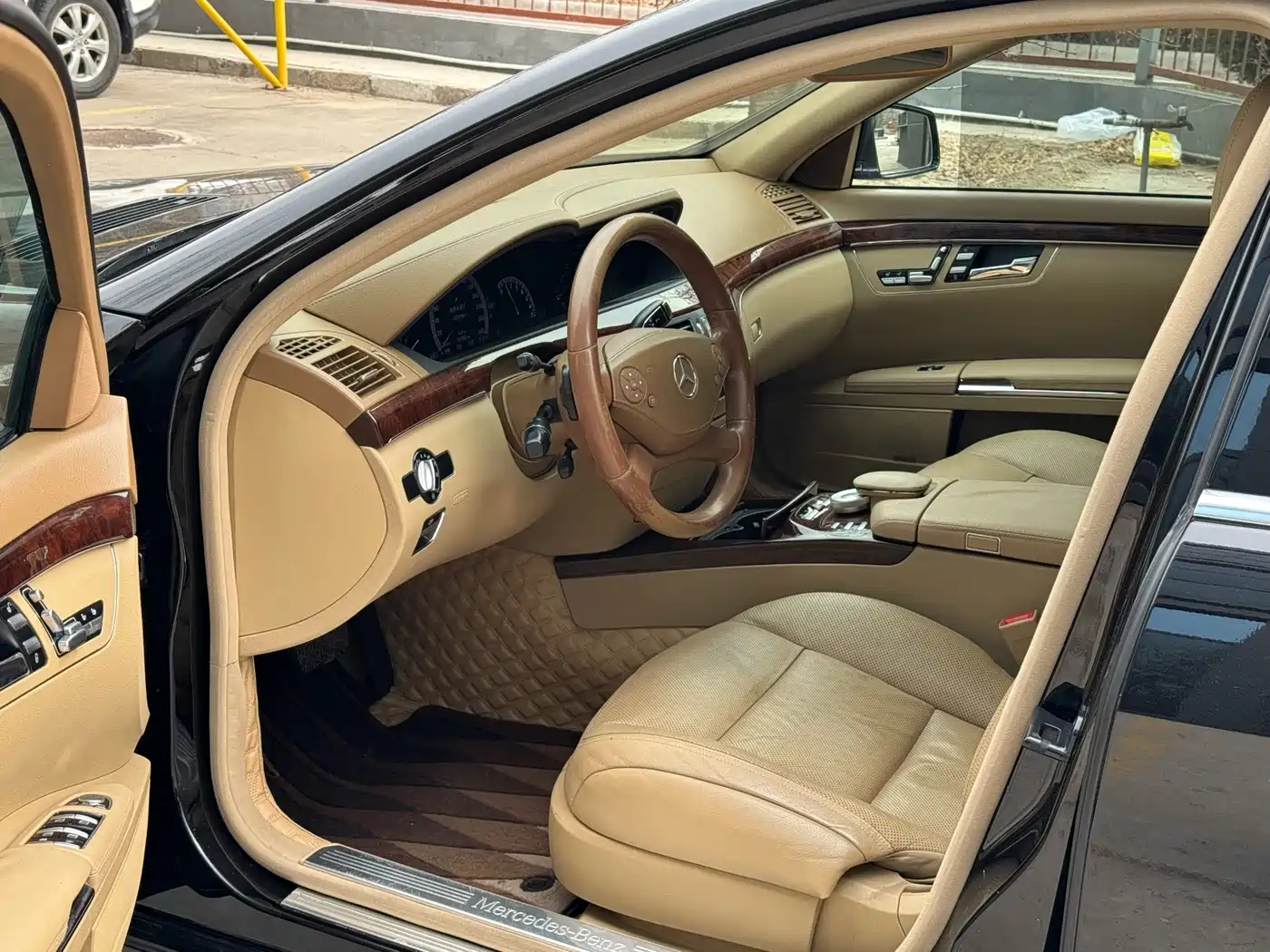 Mercedes-Benz S-Class 2012 S 300 L Luxury Grand Edition фото 9