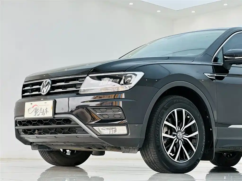 Volkswagen Tiguan L 2018 330TSI Automatic 2WD Luxury Edition фото 8