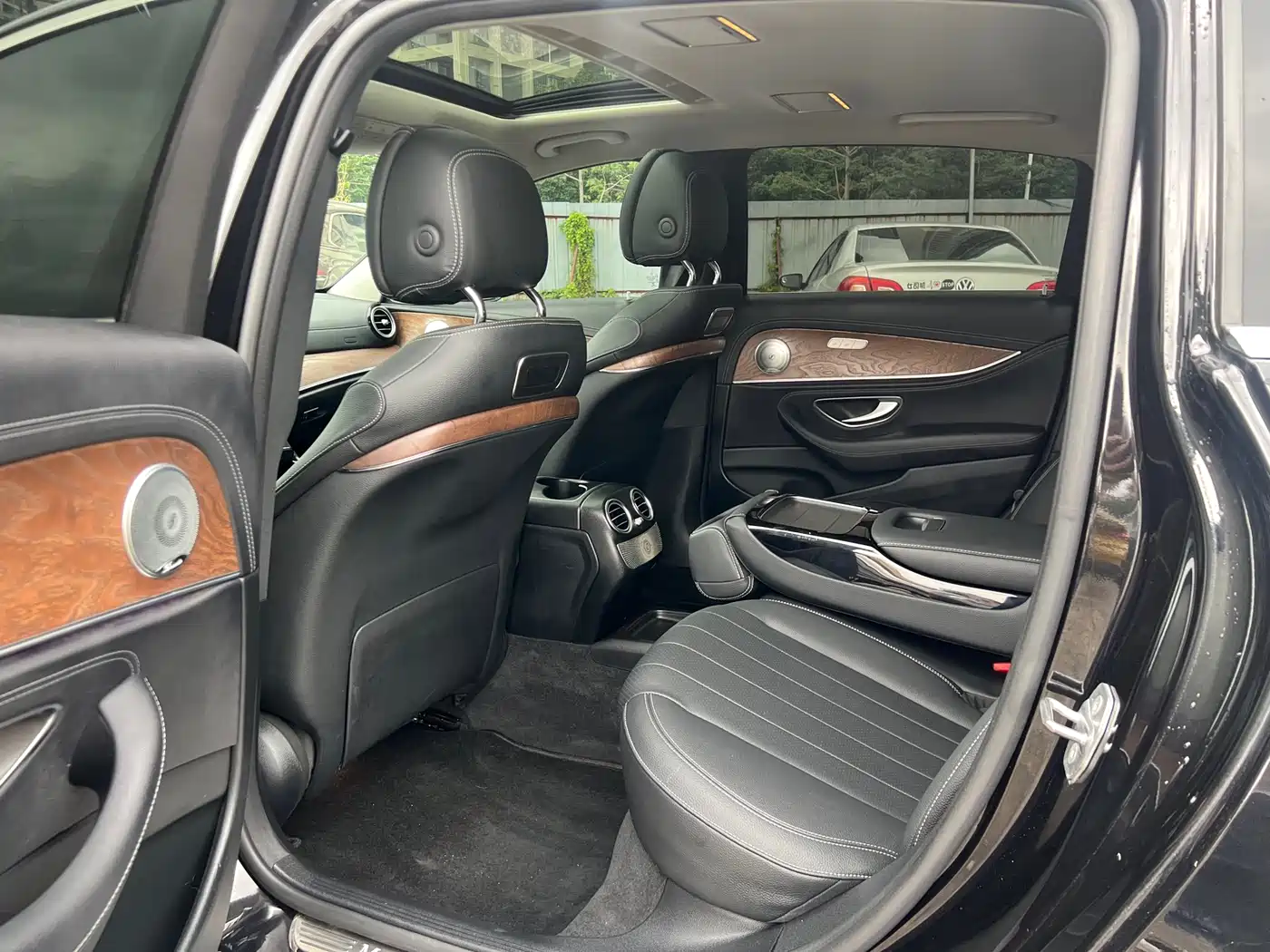 Mercedes-Benz E-Class 2016 E 200 L фото 13