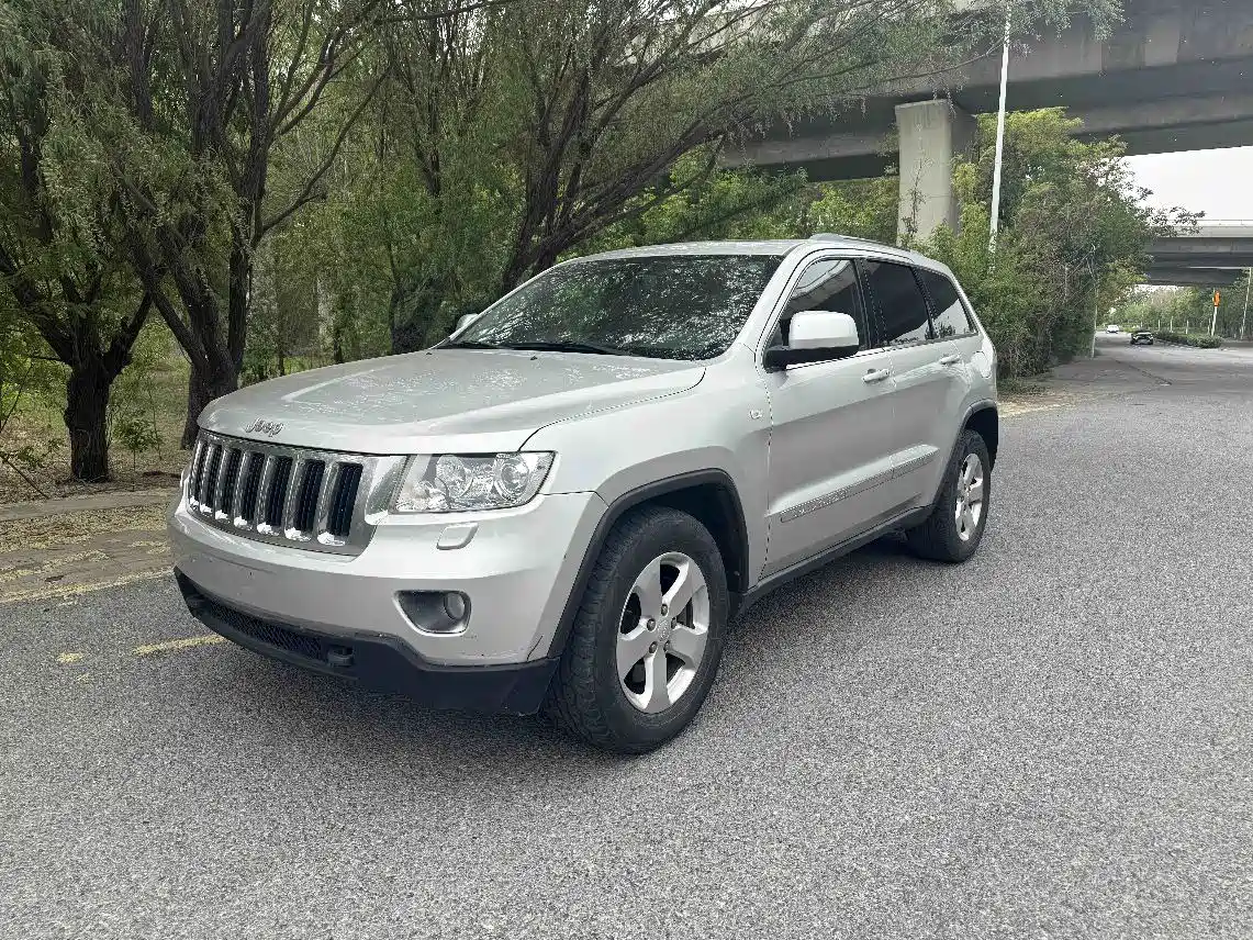 Jeep Grand Cherokee (Import) 2011 2011 3.6L Comfort Edition