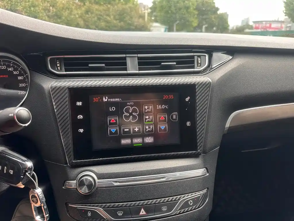 Peugeot 408 2015 Model 1.2T Automatic Luxury Edition фото 6