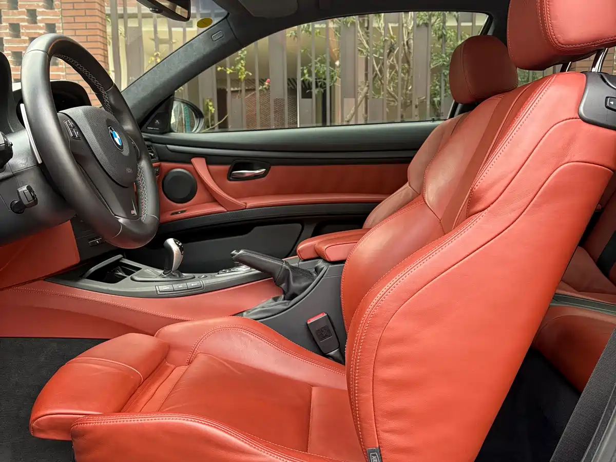 BMW M3 2011 M3 Coupe Carbon Fiber Roof Edition фото 6