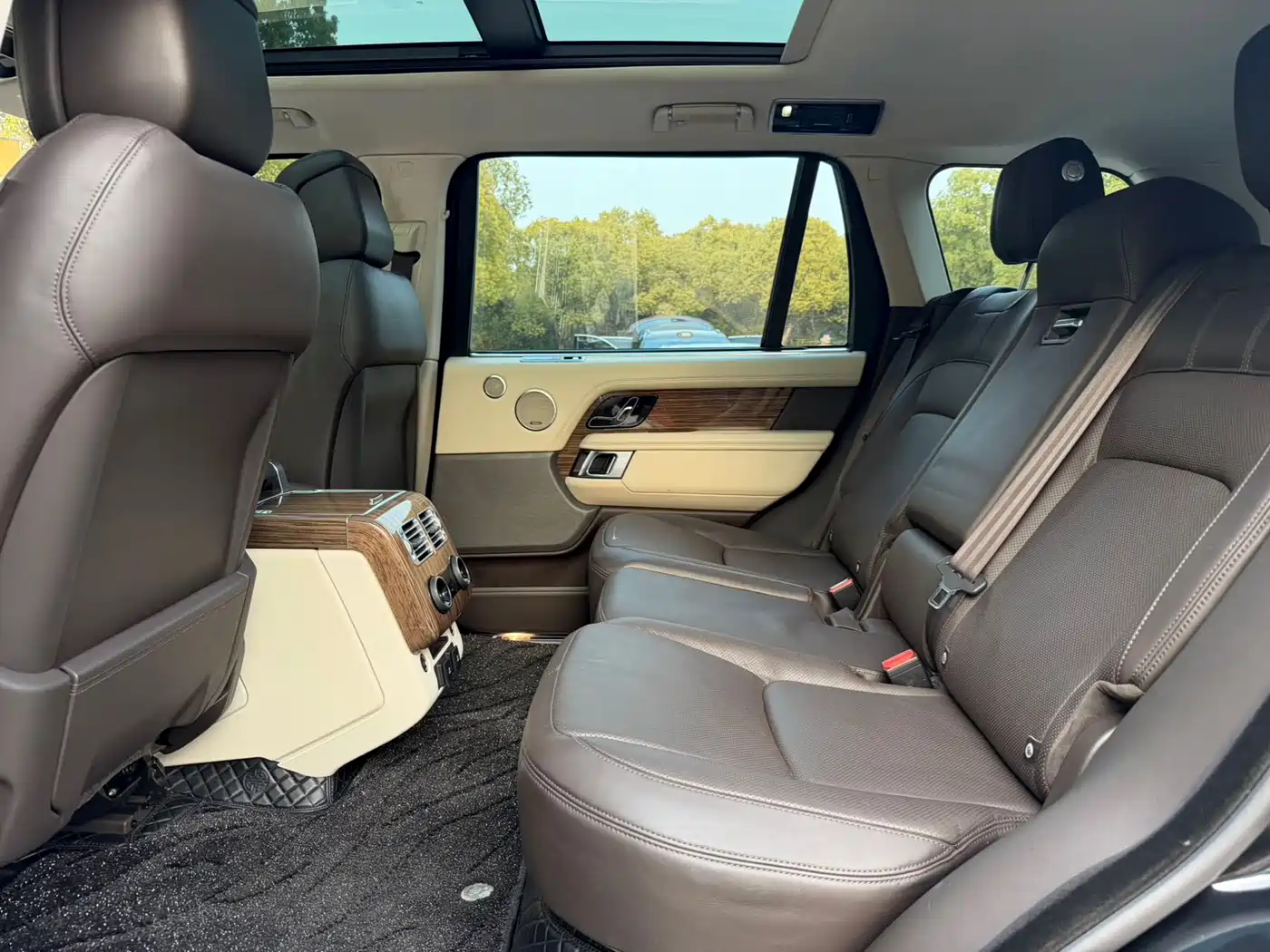 Land Rover Range Rover 2019 3.0 SC V6 Heritage Extended Edition фото 5