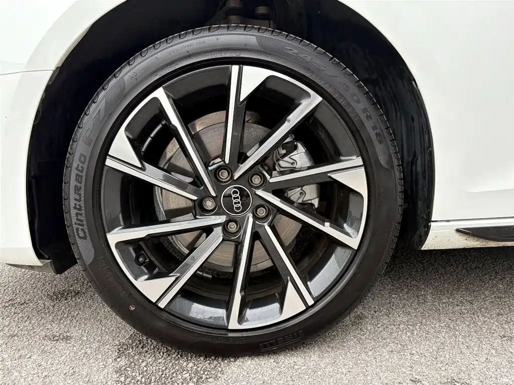 Audi A4L 2023 40 TFSI Luxury Sport фото 7