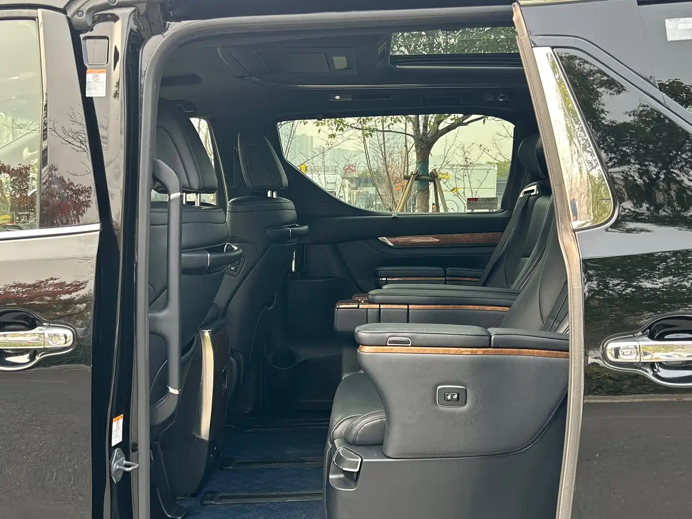 Toyota Alphard 2018 3.5L Premium фото 7