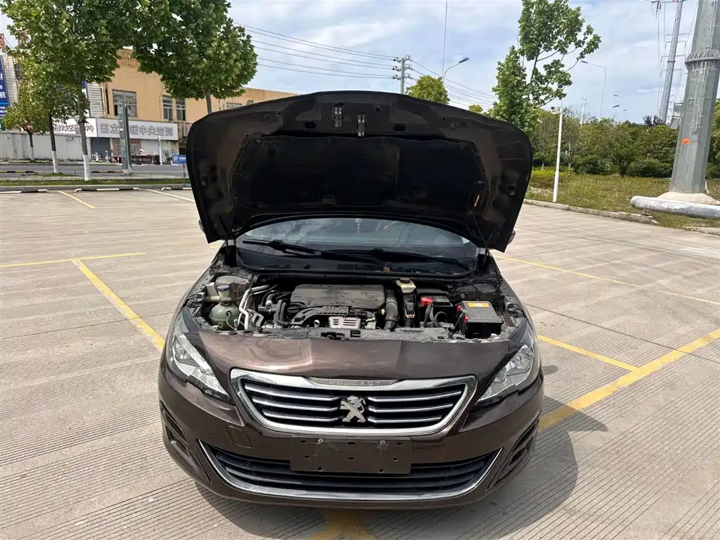 Peugeot 408 2015 Model 1.2T Automatic Luxury Edition фото 9
