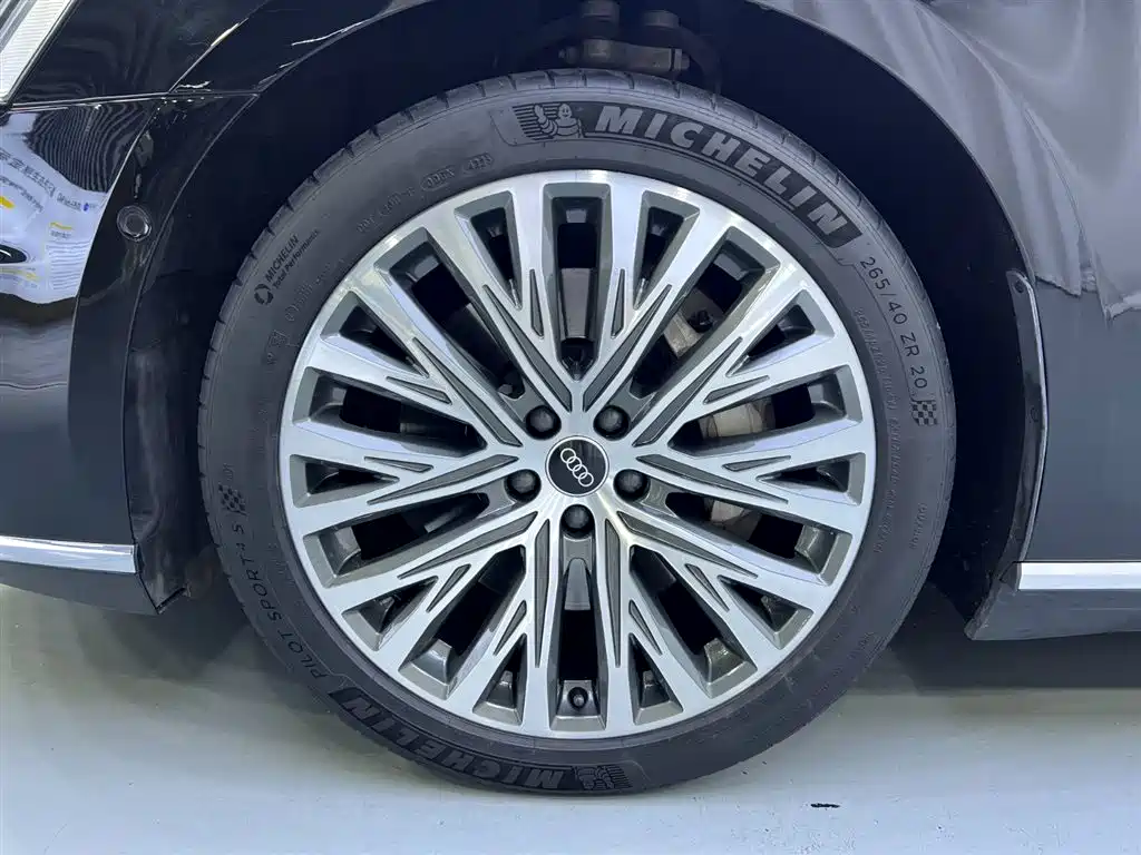 Audi A8 2021 A8L 55 TFSI quattro Luxury фото 25