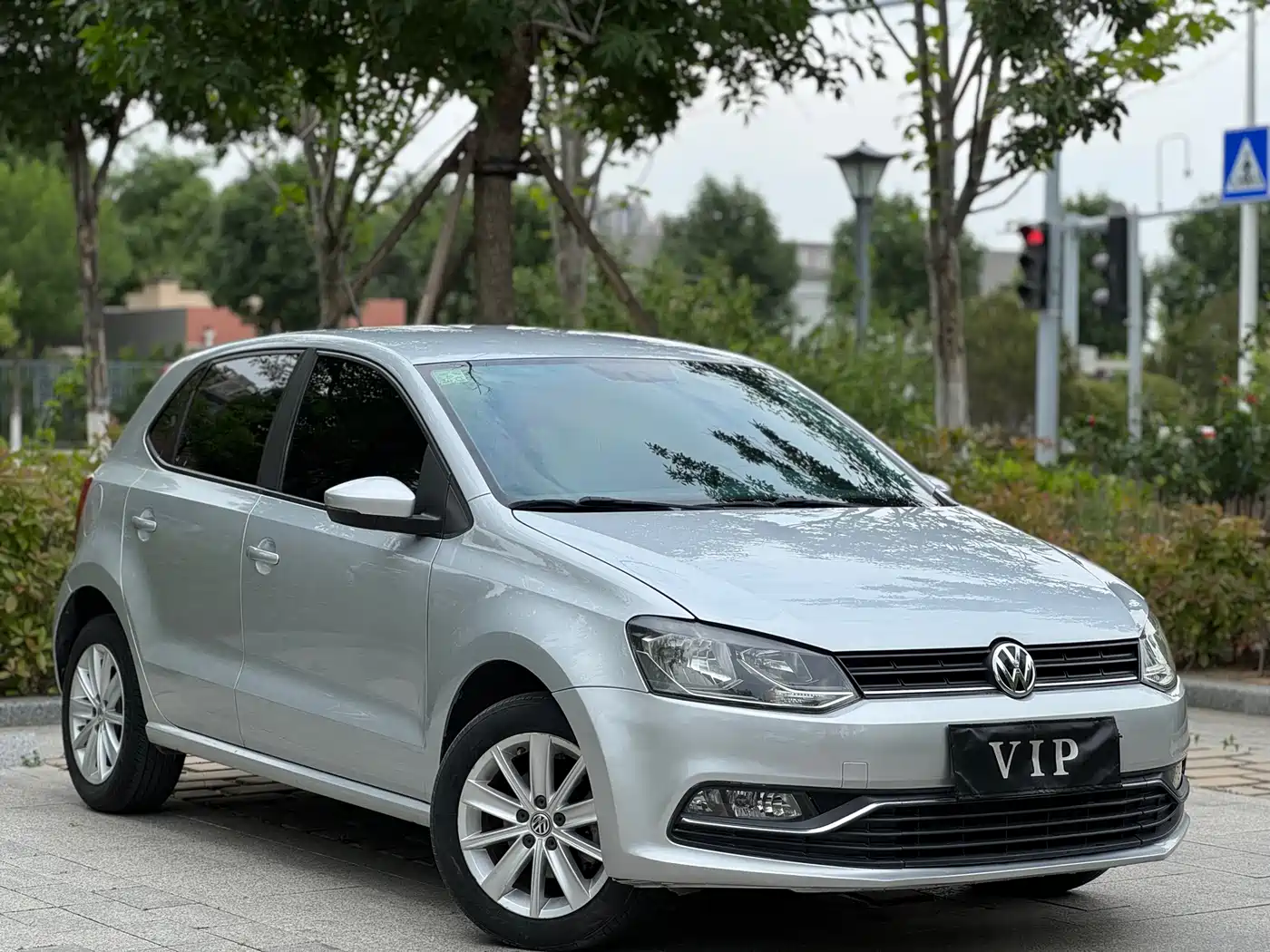 Volkswagen Polo 2014 1.6L Automatic Comfort Edition фото 3
