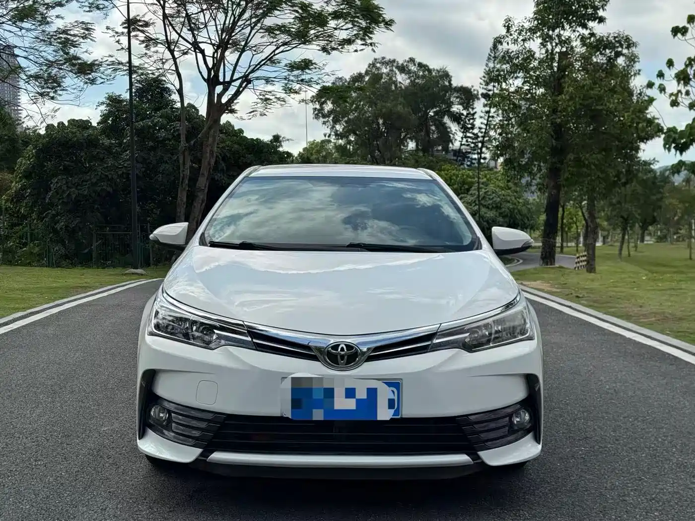 Toyota Corolla 2017 Facelift 1.2T S-CVT GL фото 2