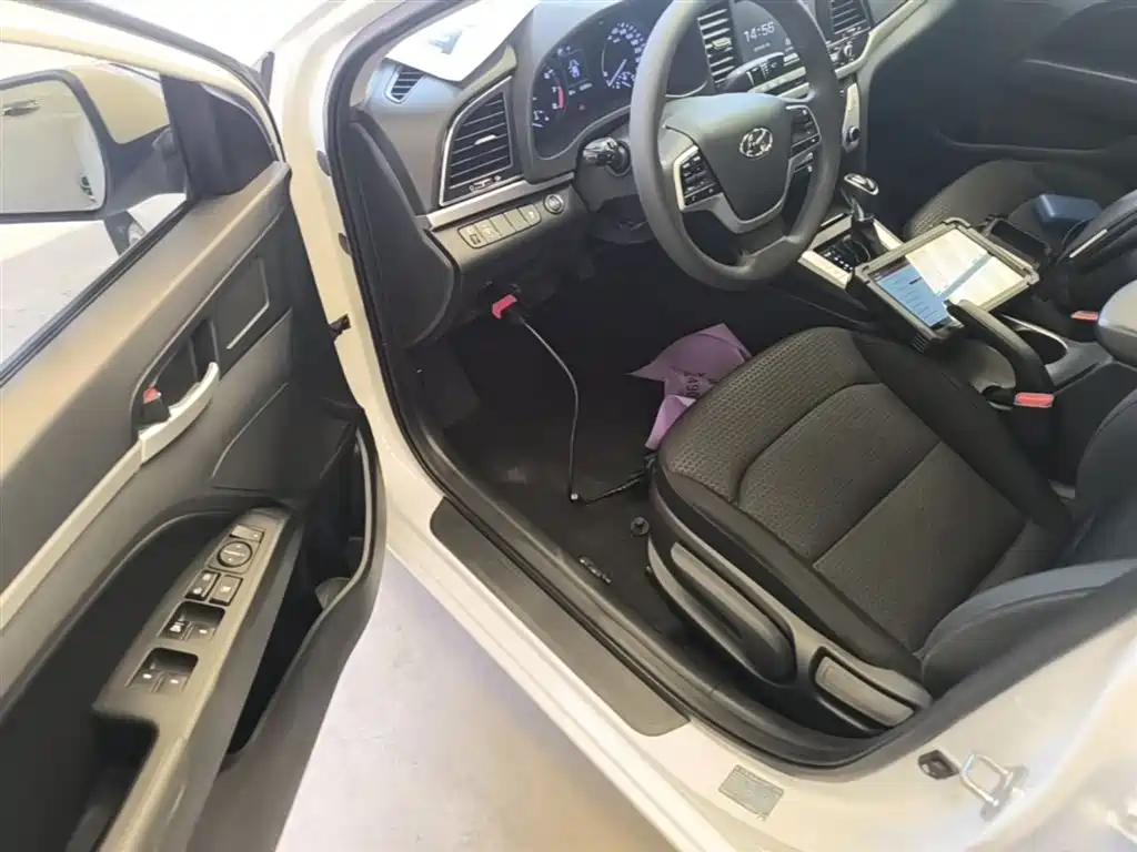 Hyundai Elantra 2016 Model 1.6L Automatic Smart Elite фото 16