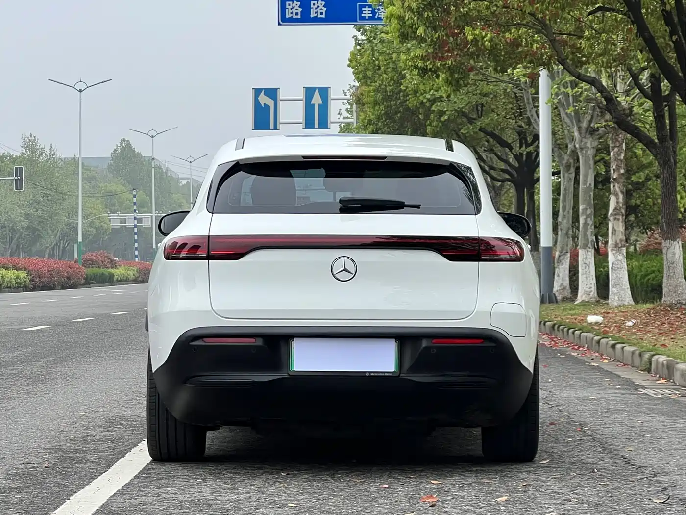 MERCEDES-BENZ EQC
