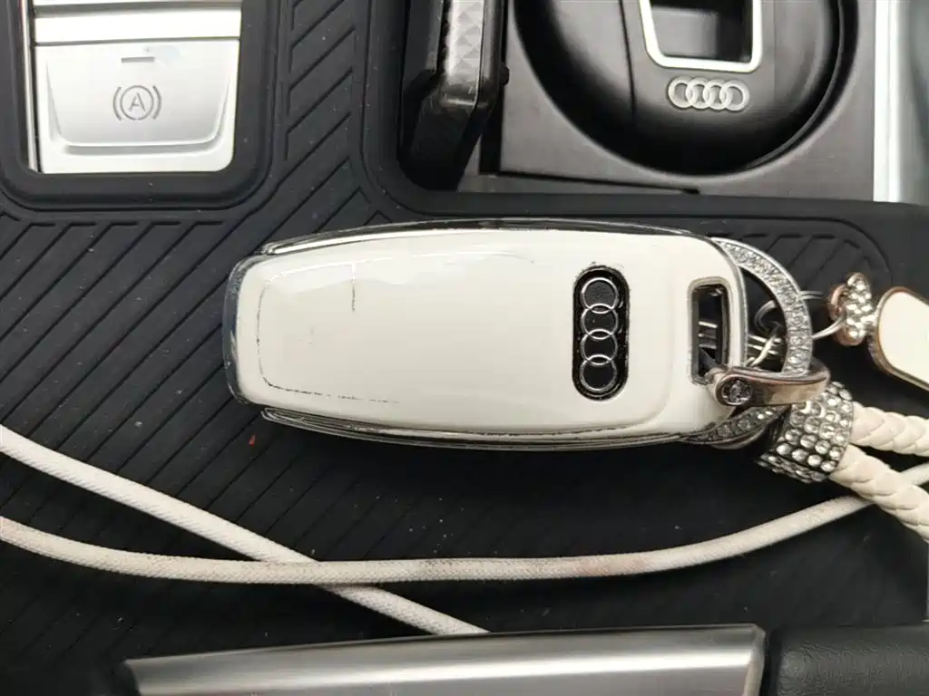 Audi A6L 2025 40 TFSI Luxury Sport фото 9