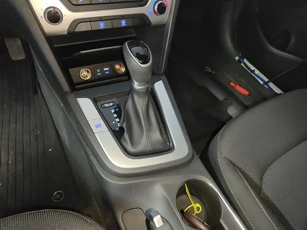 Hyundai Elantra 2016 Model 1.6L Automatic Smart Elite фото 14