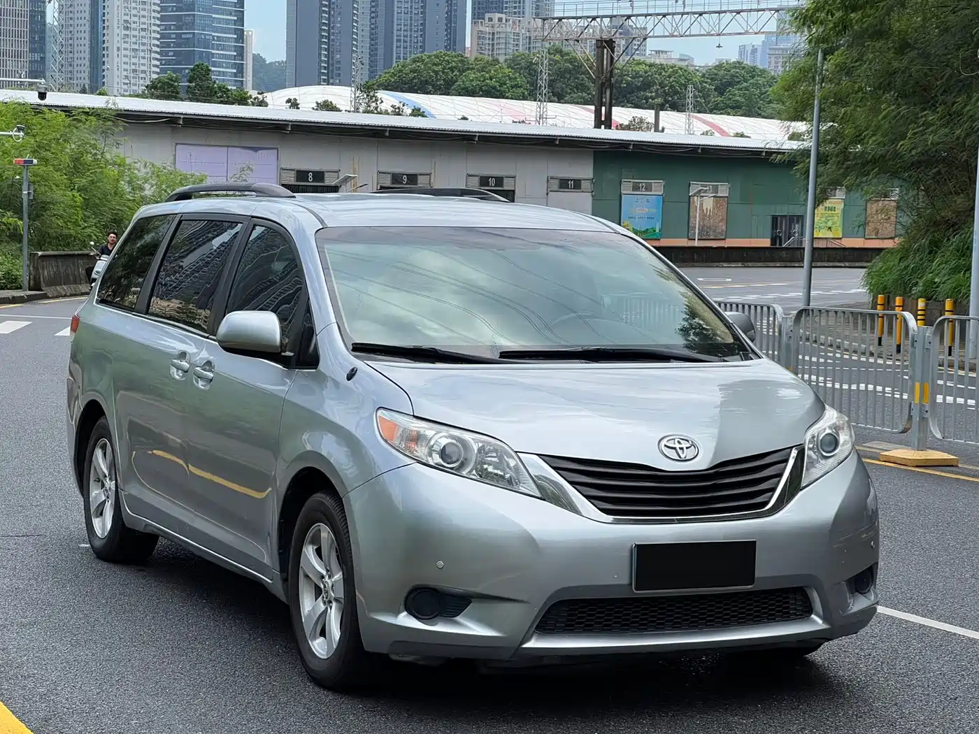 Toyota Sienna 2013 2011 2.7L 2WD Automatic