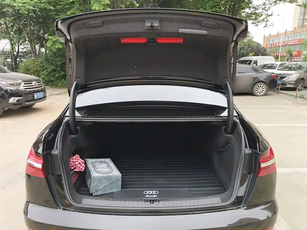 Audi A6L 2025 40 TFSI Luxury Sport фото 19
