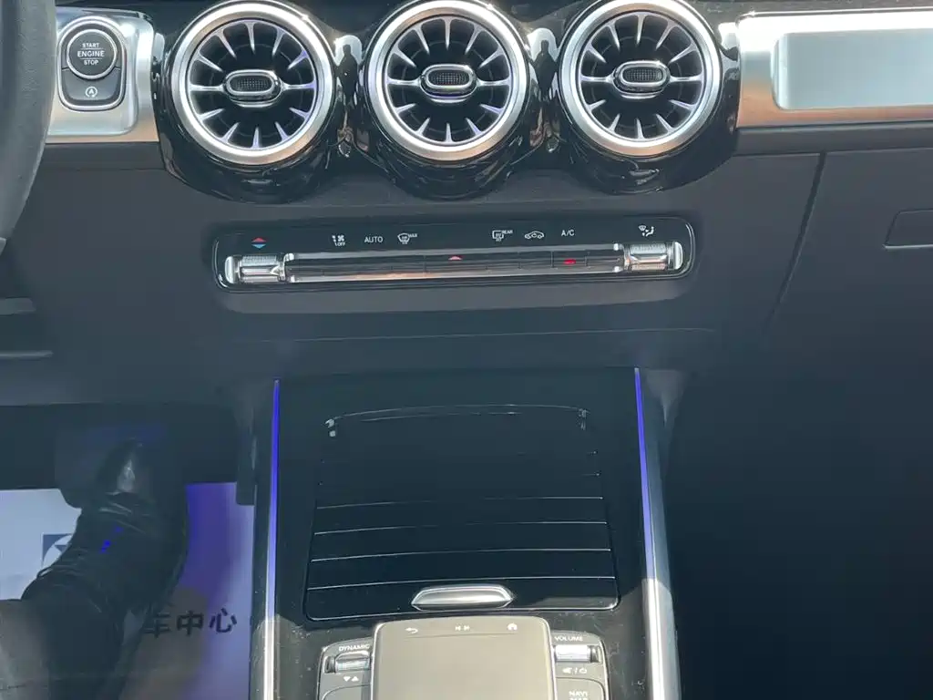 Mercedes-Benz GLB 2024 GLB 220 Fashion фото 8