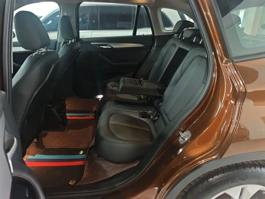 BMW X1 2016 sDrive18Li Premium Model фото 17