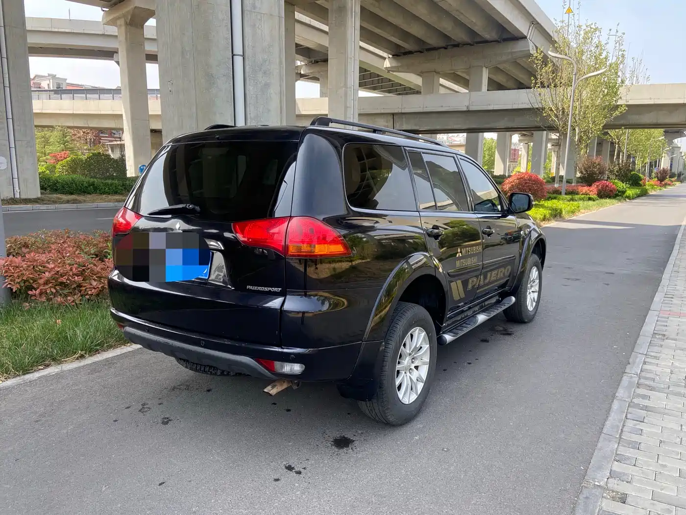 Mitsubishi Pajero Sport 2013 3.0L Automatic 2WD Luxury фото 3