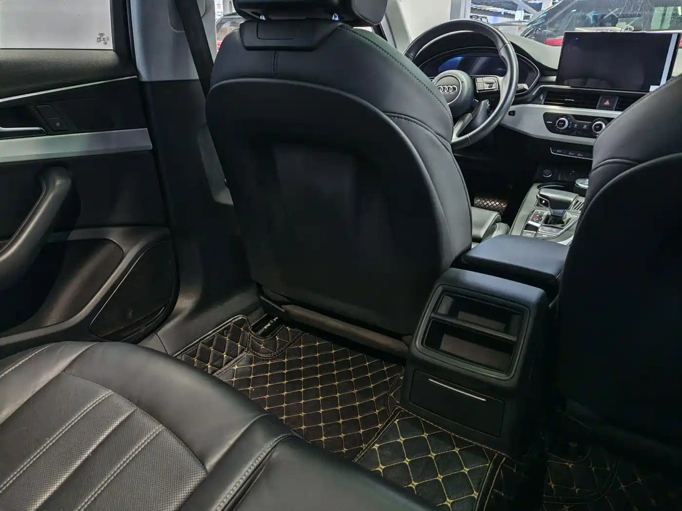 Audi A4L 2020 35 TFSI Fashion Dynamic Edition фото 14