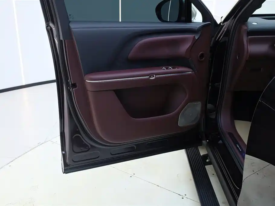 Voyah Auto VOYAH Taisan 2026 Model Base фото 10