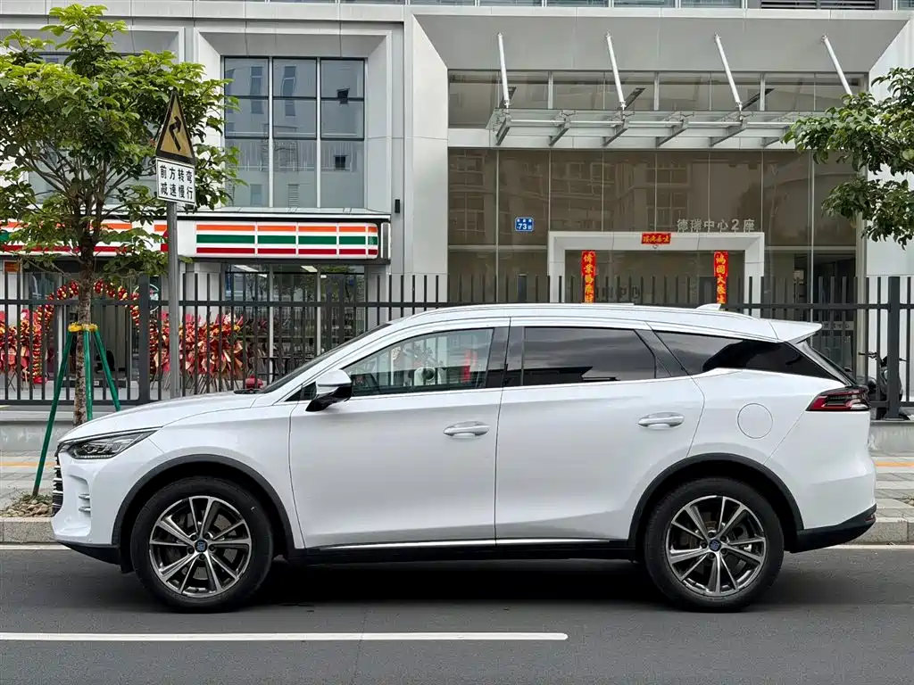 BYD Tang New Energy 2018 DM 2.0T Full-time 4WD Smart Connect Creation Edition 5-seater China V фото 2