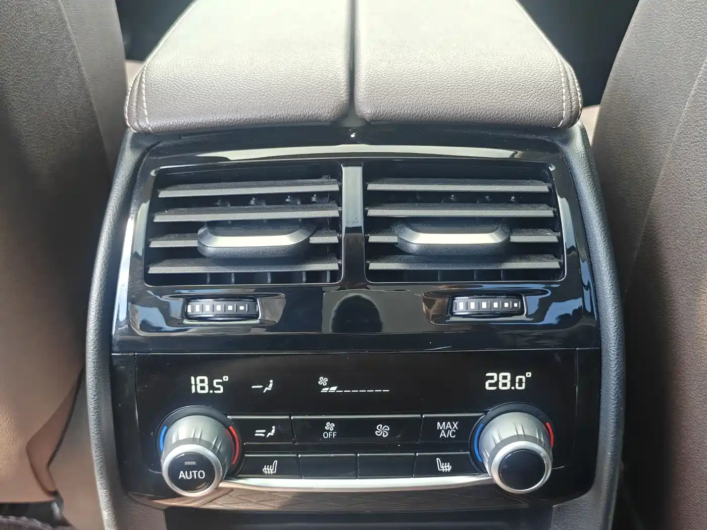 BMW 5 Series 2021 530Li Premium Luxury Package фото 26