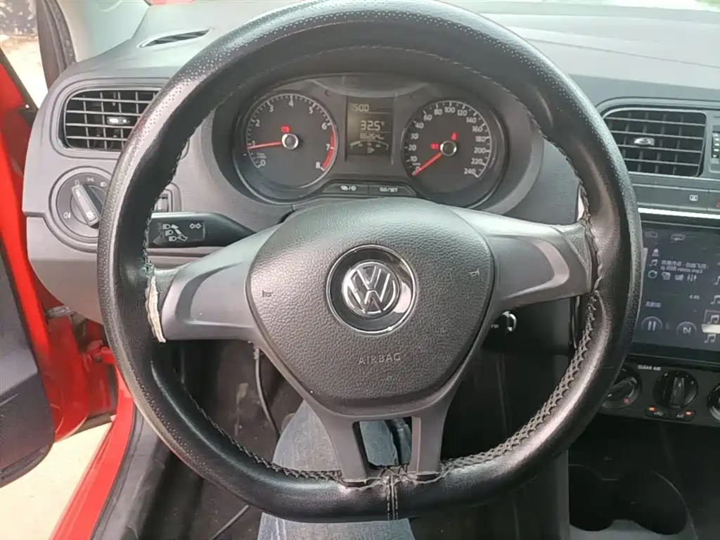 Volkswagen Polo 2016 1.4L Manual Trend фото 11