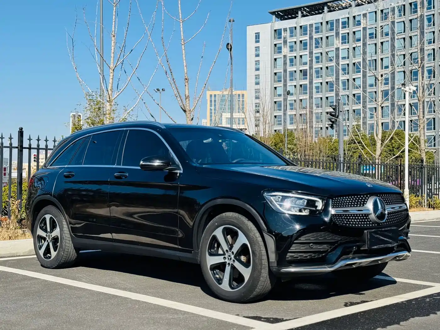 Mercedes-Benz GLC 2022 Model GLC 260 L 4MATIC Luxury Edition фото 3