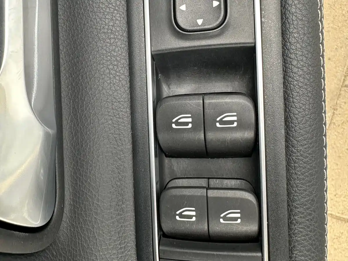 Mercedes-Benz A-Class 2023 A 180 L фото 10