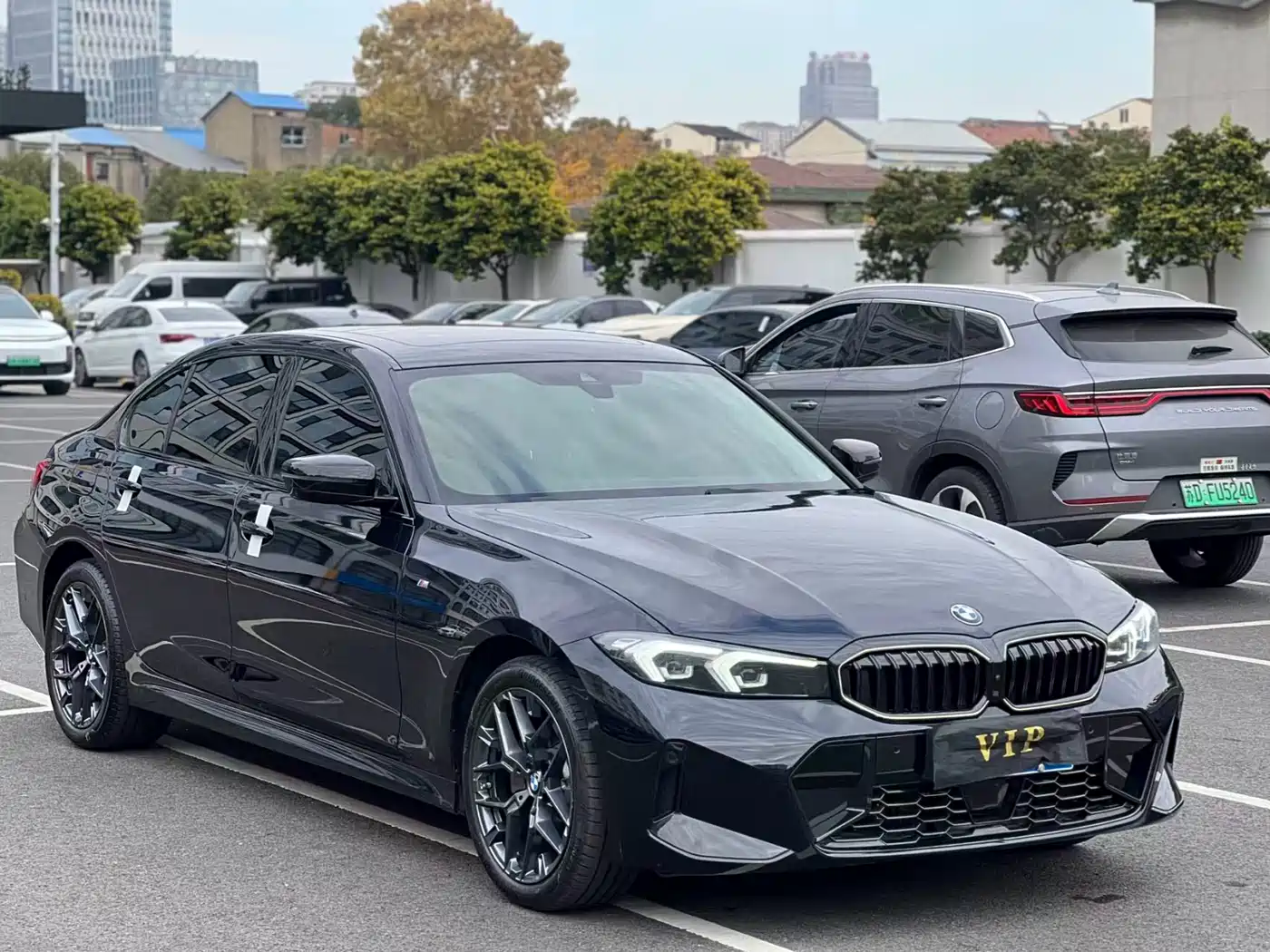 BMW 3 Series 2025 330Li M Sport Night Edition фото 3