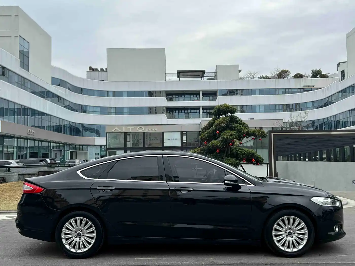 Фото 15 - Ford Mondeo