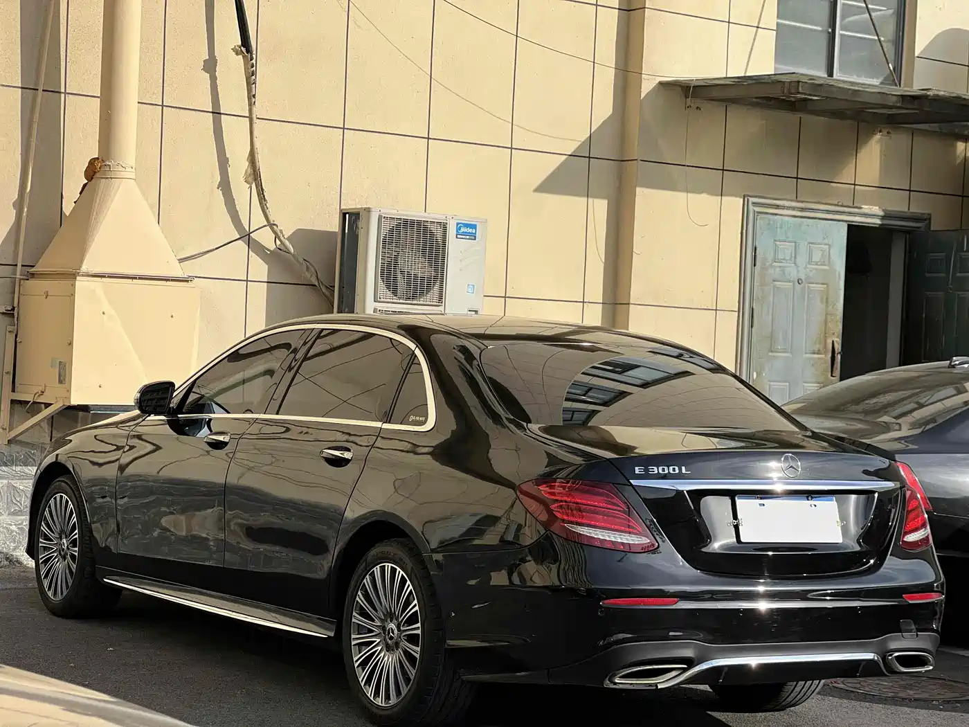 Mercedes-Benz E-Class 2019 E 300 L Luxury фото 5