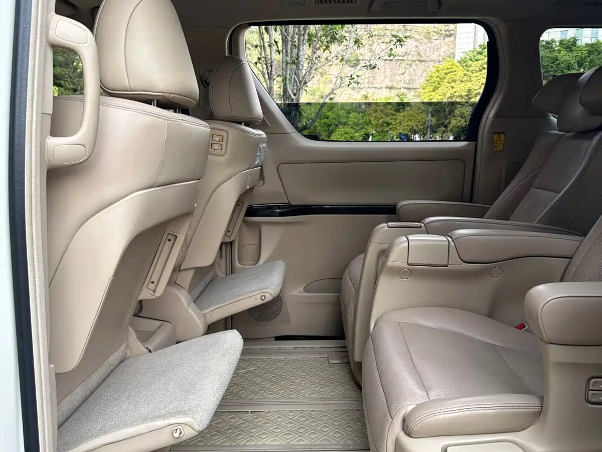 Toyota Alphard 2012 3.5L Luxury Edition фото 9