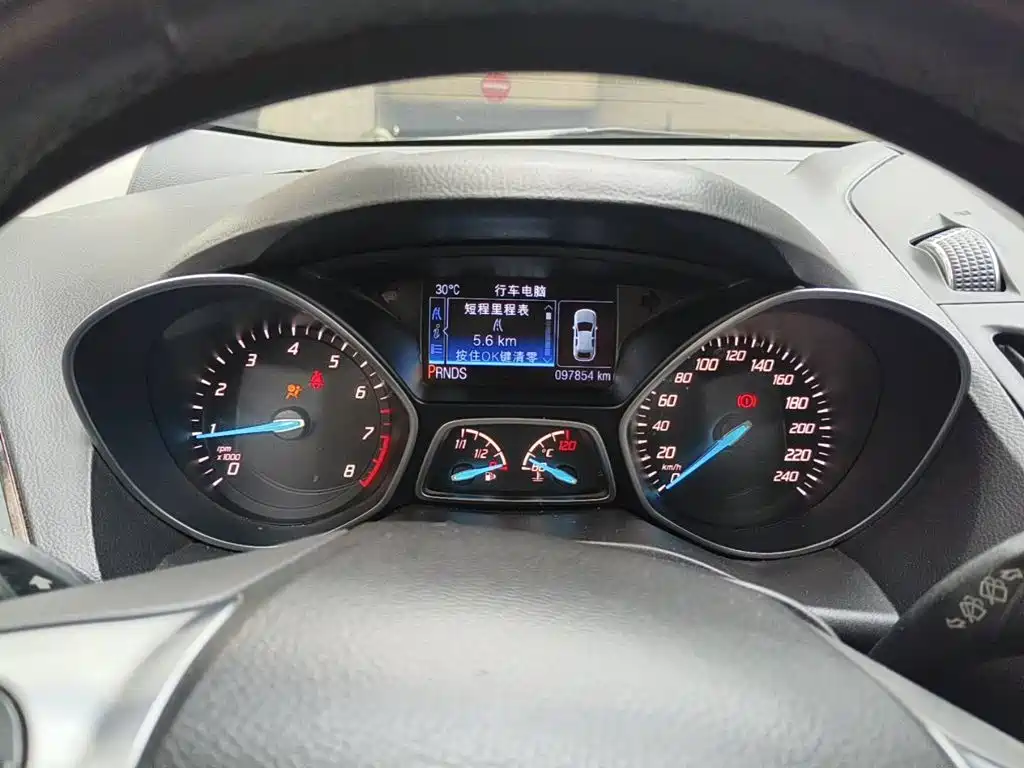 Фото 15 - Ford Kuga