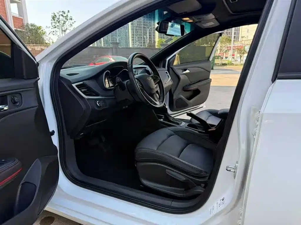 Chevrolet Monza 2019 RS 330T Auto Smooth Edition China VI фото 5