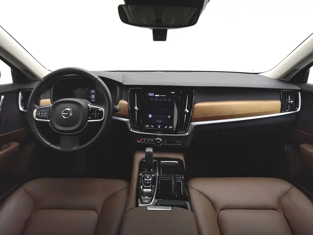 صورة 5 - Volvo S90 Plug-in Hybrid