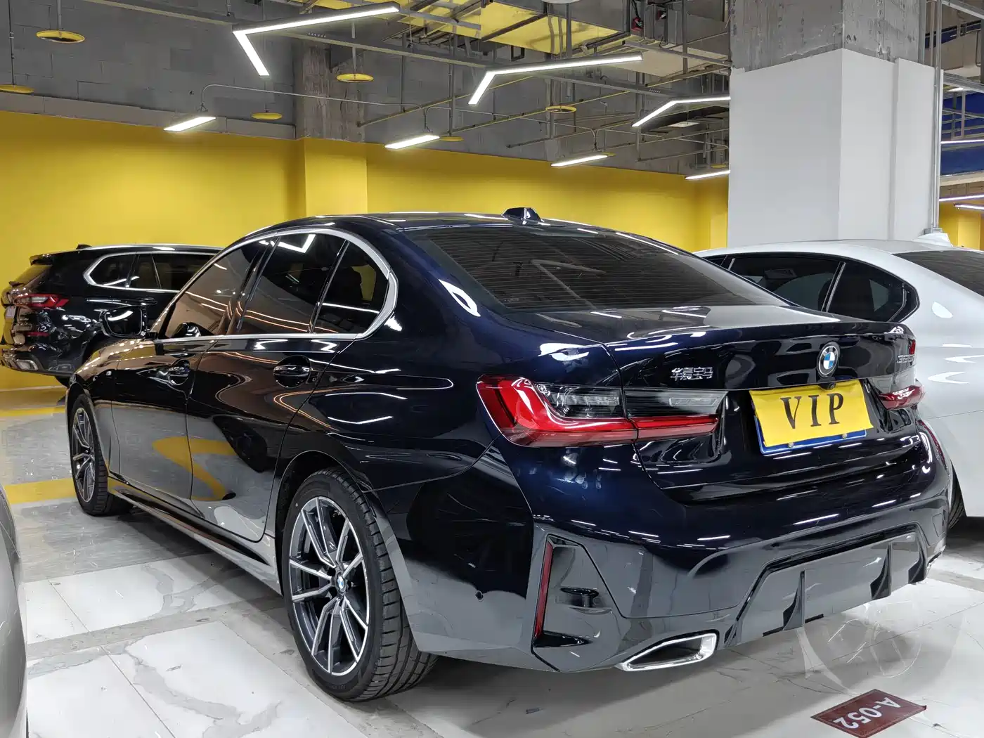 BMW 3 Series 2024 325i M Sport Shadowline Package фото 18