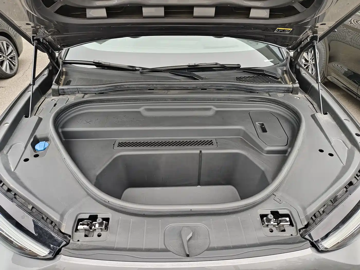 Audi Q6L e-tron 2025 Model Pioneer Edition фото 9