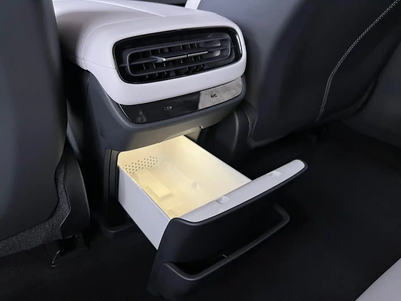 Xiaomi Auto Xiaomi SU7 2024 RWD Long Range Intelligent Driving Edition фото 13