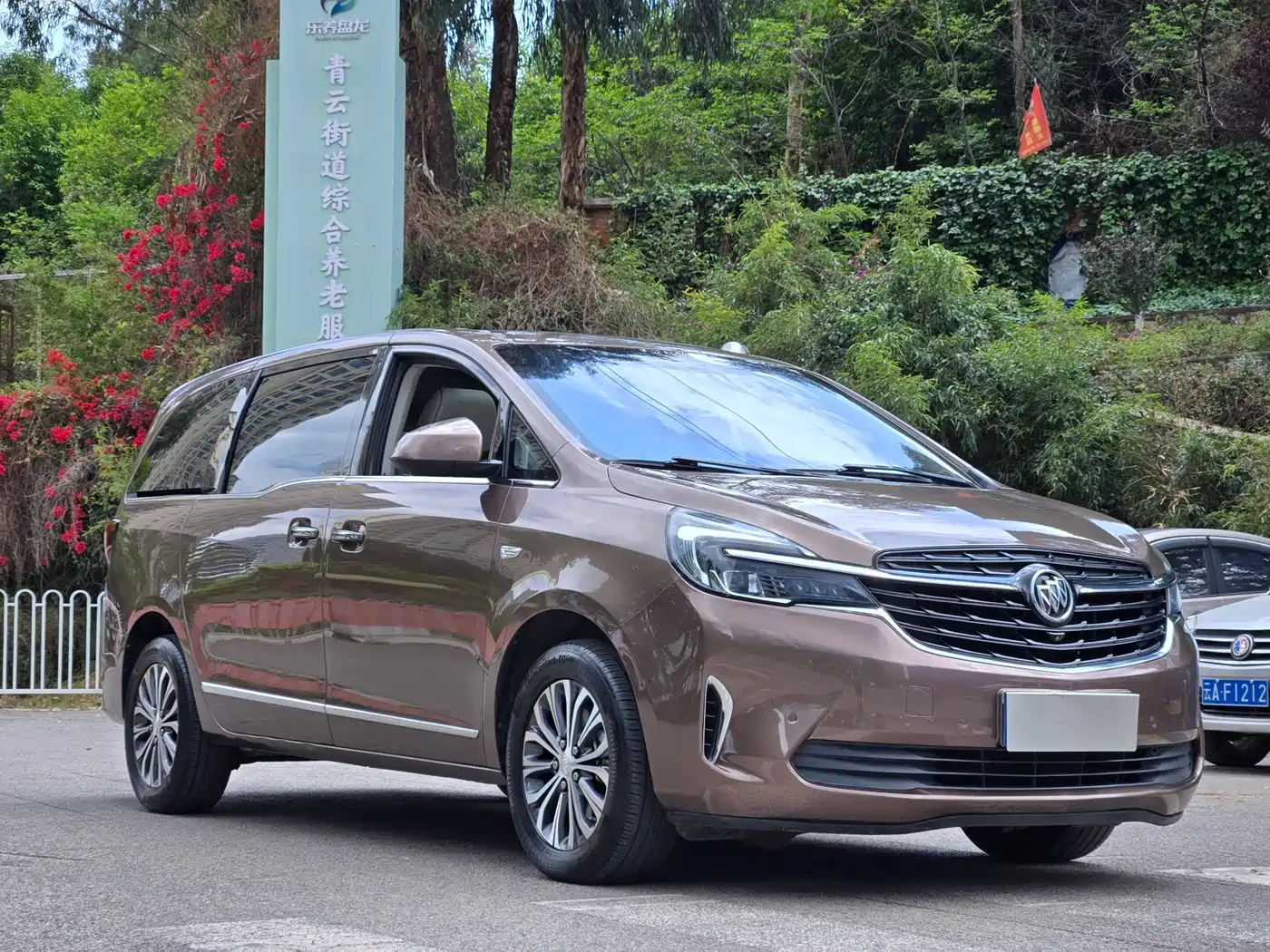 Buick GL8 2021 Land Business Class 652T Smart Premium фото 3