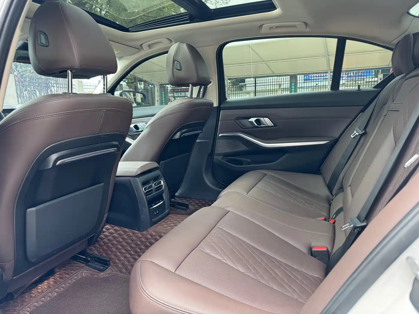 BMW 3 Series 2022 325Li M Sport Package фото 7