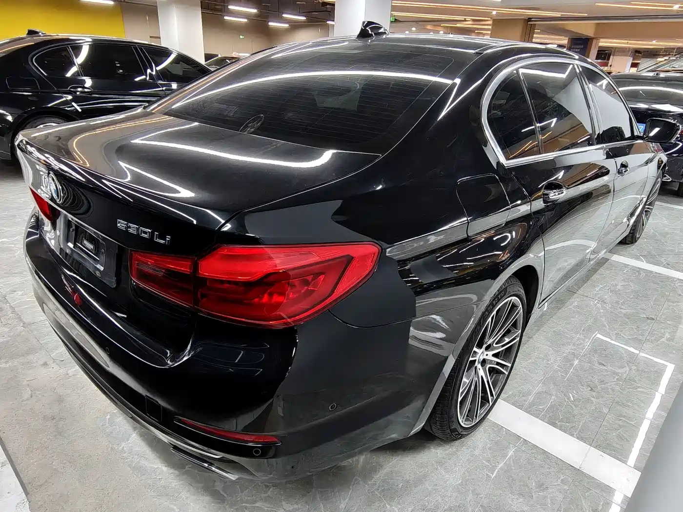 BMW 5 Series 2019 530Li Premium Luxury Package фото 14