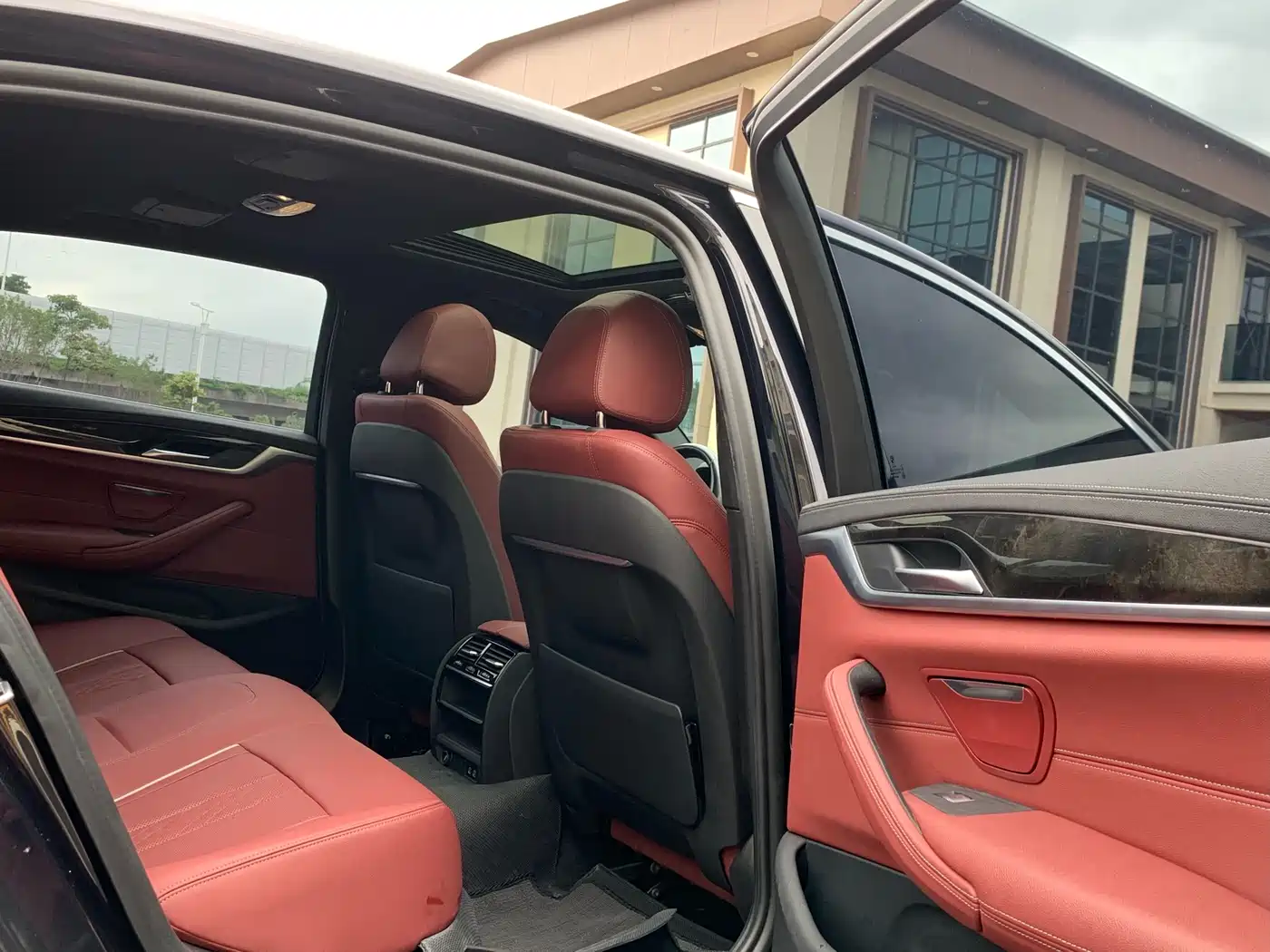 BMW 5 Series 2021 525Li M Sport Package фото 17