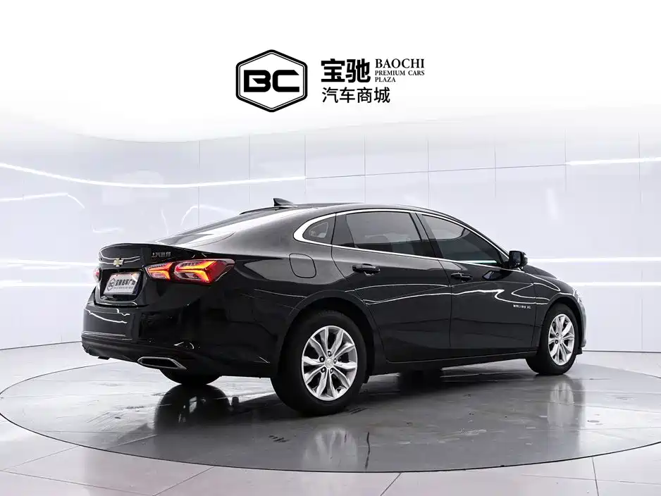 Photo 3 - Chevrolet Malibu XL