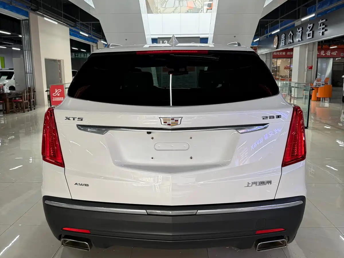 Cadillac XT5 2016 28T AWD Technology Model фото 8