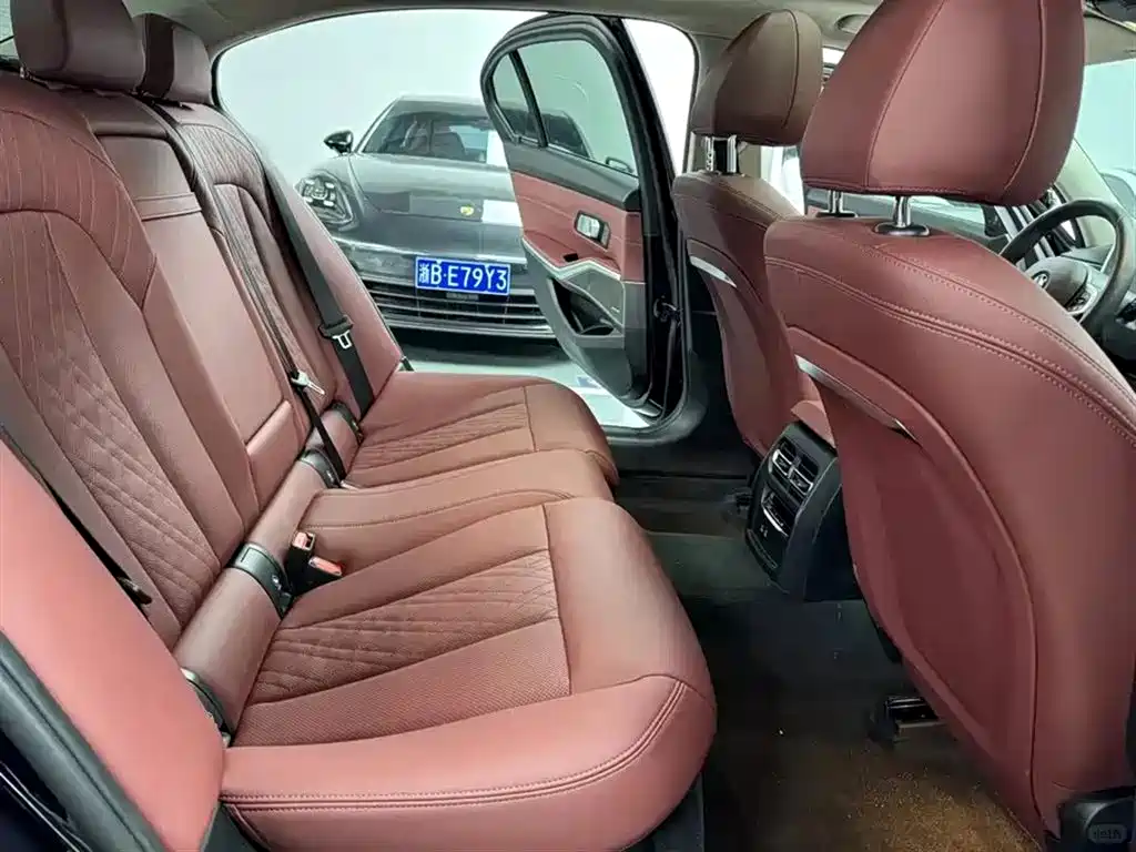 BMW 3 Series 2023 325Li M Sport Black Night Package фото 6